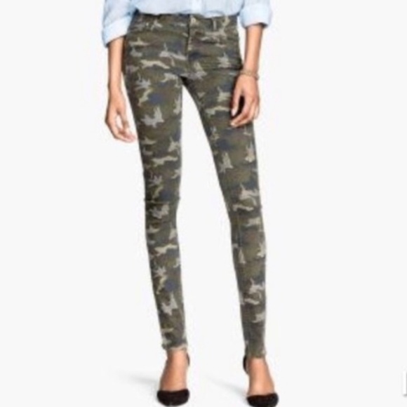 Kenneth Cole Camo Print Skinny Jeans - Picture 1 of 10
